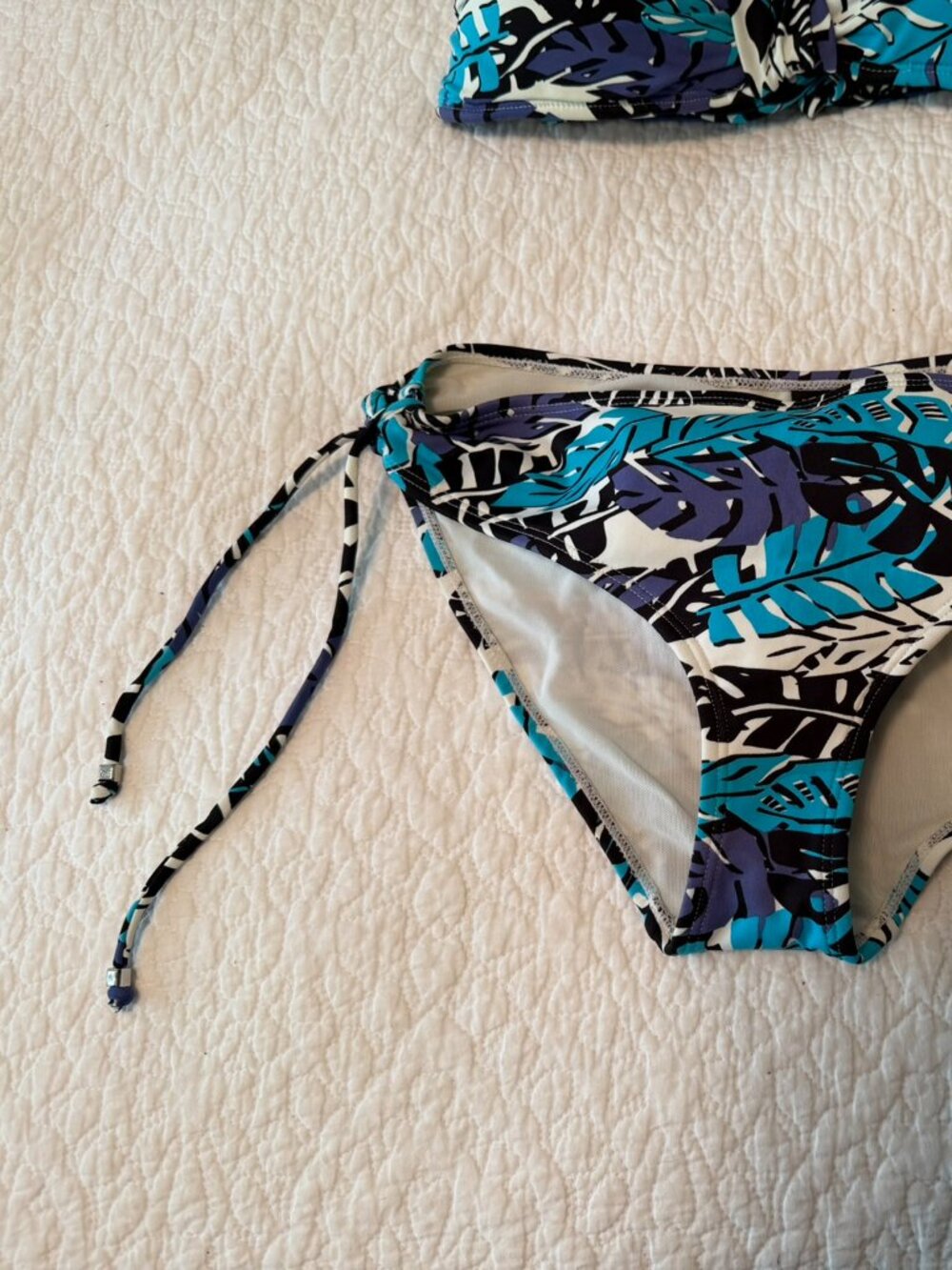 White House Black Market Tropical Print Bikini Set – Size M /Convertible Bandeau - Picture 3 of 13